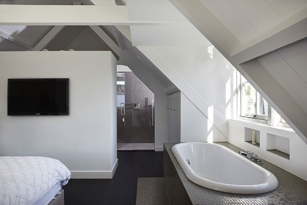 Villa Huizen: Vernieuwde leefruimtes binnen.