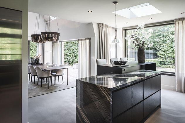 Villa jaren '30 Hilversum: Nieuwe indeling met woonkeuken en entree.